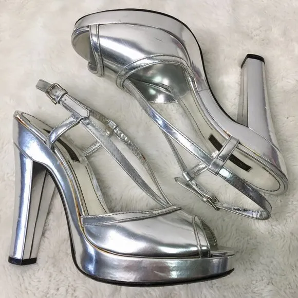 Burberry Women's Silver Leather Strappy Peep Toe Platform Heels Size 40