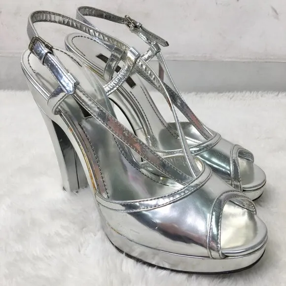 Burberry Women's Silver Leather Strappy Peep Toe Platform Heels Size 40