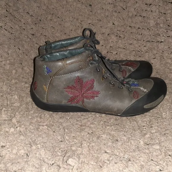 CAMPER TWINS-Gray Leather/Bump Toe Embroidered Hi-Tops Sneakers/Booties-Sz 36-EX