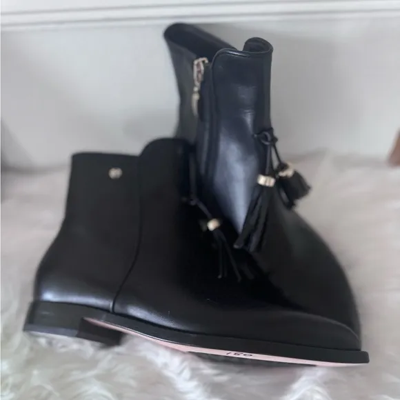 Capezzani Boardroom Chic Ankle Leather Boots with Tassel Detail