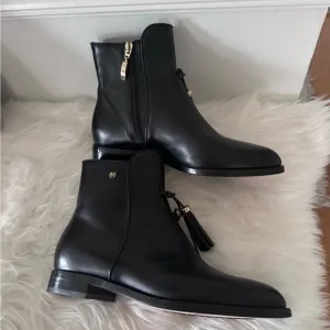 Capezzani Boardroom Chic Ankle Leather Boots with Tassel Detail