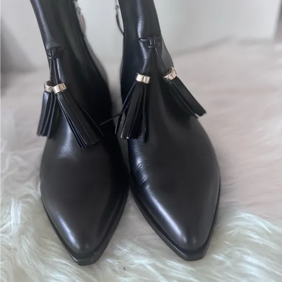 Capezzani Boardroom Chic Ankle Leather Boots with Tassel Detail