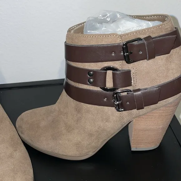 Carlos by Carlos Santana Women's Tan Ankle Boots