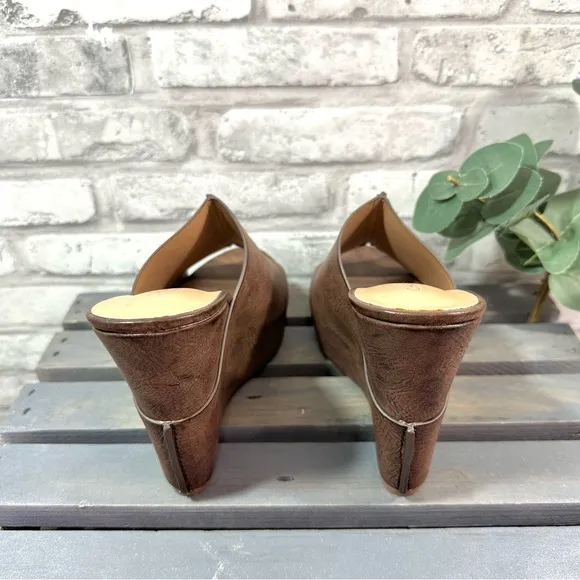 Charles by Charles David Women’s Brown Wedge Platform Sandals - Size 8M