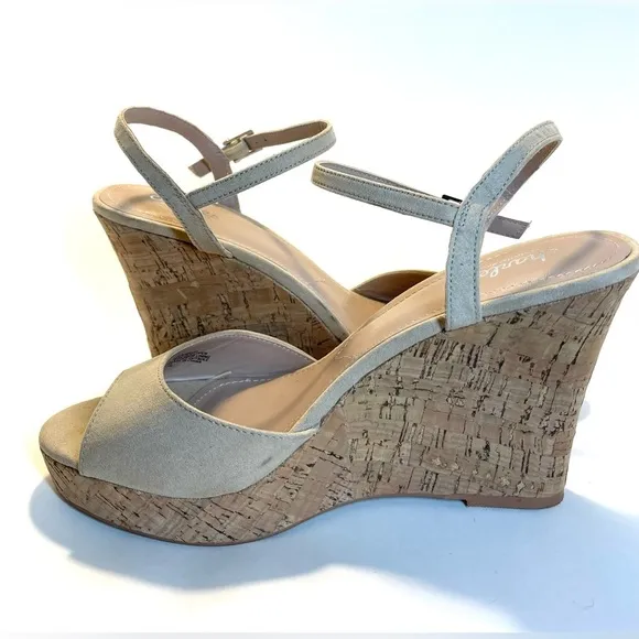 Charles David Lambert Cork Platform Wedge in Nude Size 11M
