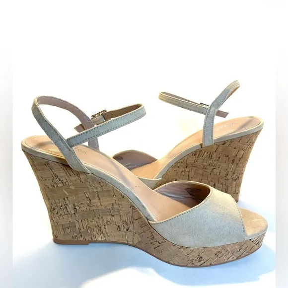 Charles David Lambert Cork Platform Wedge in Nude Size 11M