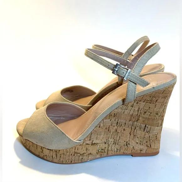 Charles David Lambert Cork Platform Wedge in Nude Size 11M