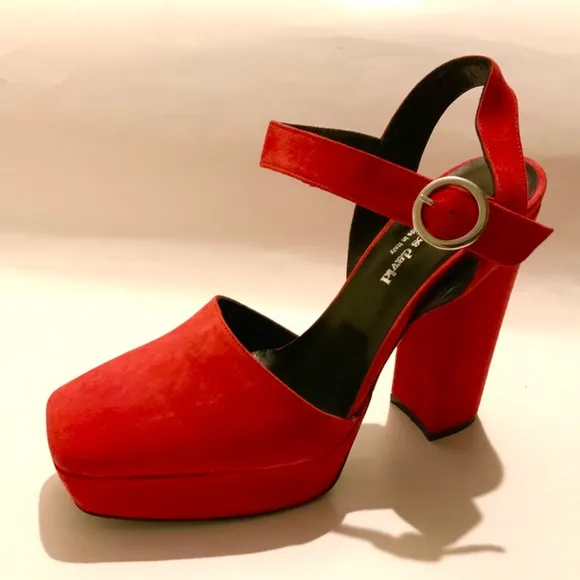 CHARLES DAVID Roan Red Suede Platform Block Heel Ankle Strap Sandals 41