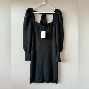 Charles Henry NWT Women’s Black‎ Ribbed Long Sleeve Sweater Dress Size Medium