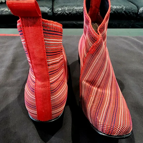 CHARLESTON SHOE CO. | Red Striped Ankle Boots | Size 7