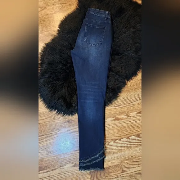 CHARLIE B Boho Dark Wash Freyed Hem Denim Jeans Women's Size 4