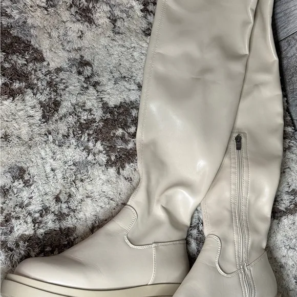 CHEIN Cream Over-the-Knee Women's Boots Zise 10 women’s