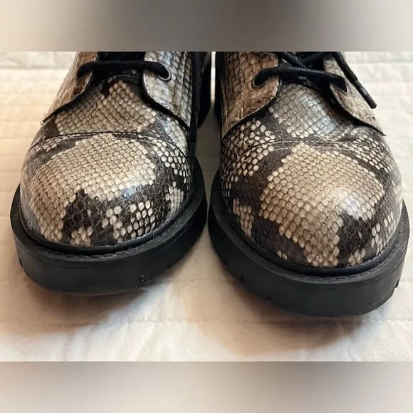 Chelsea &amp; Violet War Womens Black Tan Snakeskin Leather LaceUp Combat Boots
