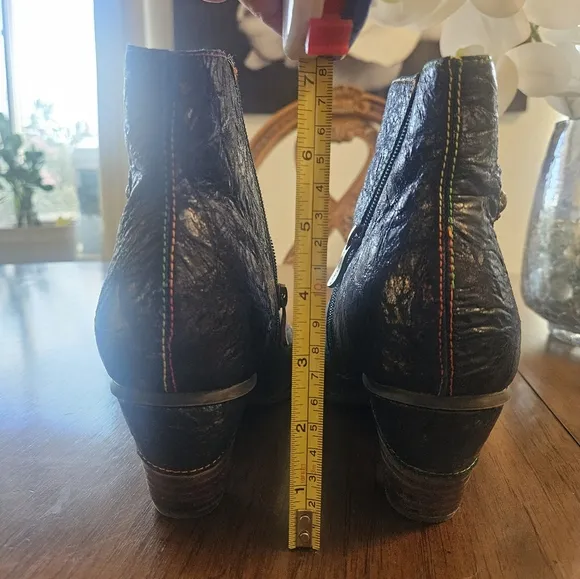 Chic Blue Textured Ankle Boots. Size 10