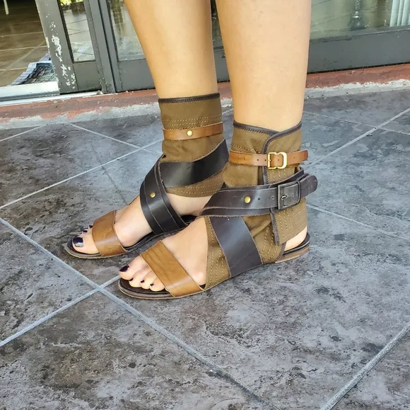 Chloé strappy gladiator sandals calf skin leather and canvas boho size 3…