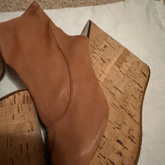 Chloe tan Wedge Ankle sandals