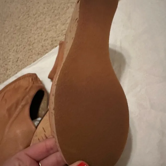Chloe tan Wedge Ankle sandals