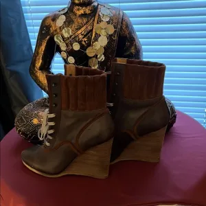 Chloe  Wedge Ankle Boots
