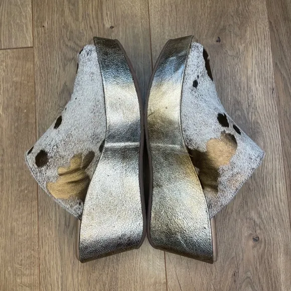 Chocolat Blu Yiona Bronze Pony Hair Sandals Size:8