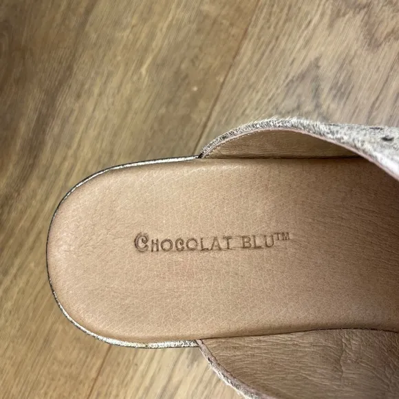 Chocolat Blu Yiona Bronze Pony Hair Sandals Size:8