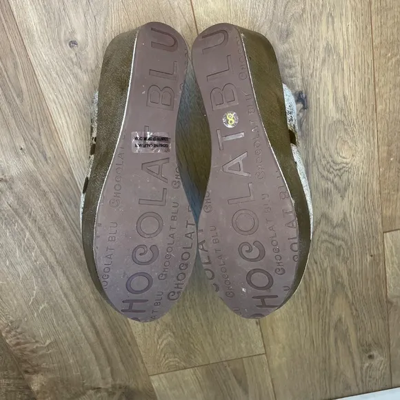 Chocolat Blu Yiona Bronze Pony Hair Sandals Size:8