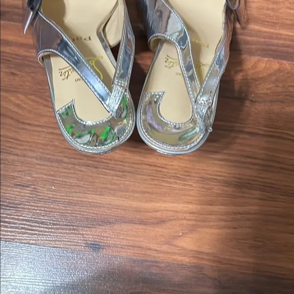 Christian Louboutin Elegant Silver Slingback Heels with bow made in Italy  42
