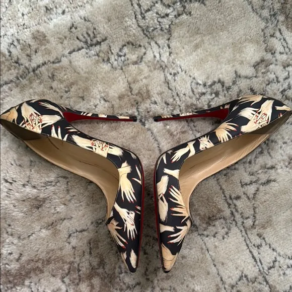 Christian Louboutin So Kate Tissu Beauty