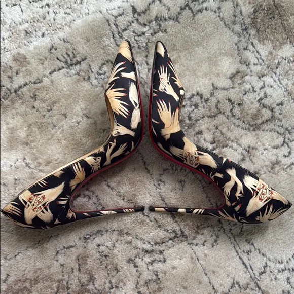 Christian Louboutin So Kate Tissu Beauty