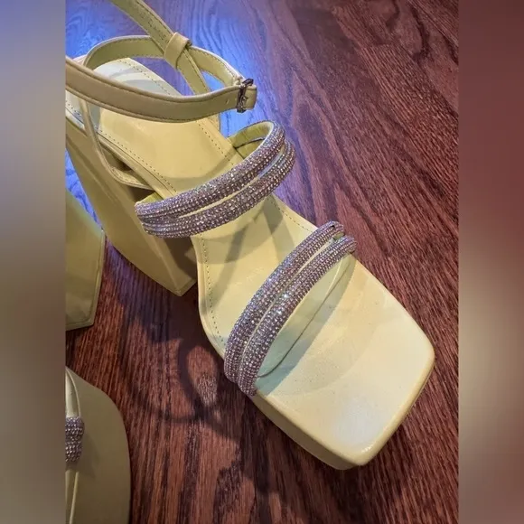 Circus NY Mila Jewel Platform Sandal Size 8