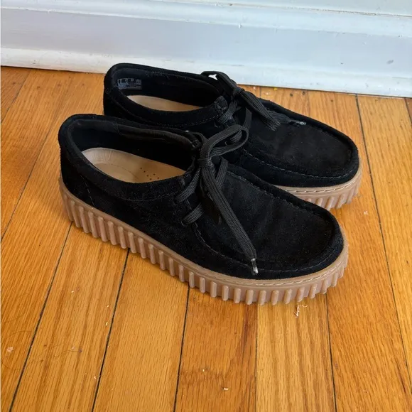 Clarks Women's Torhill Bee wedge Black Suede 6.5