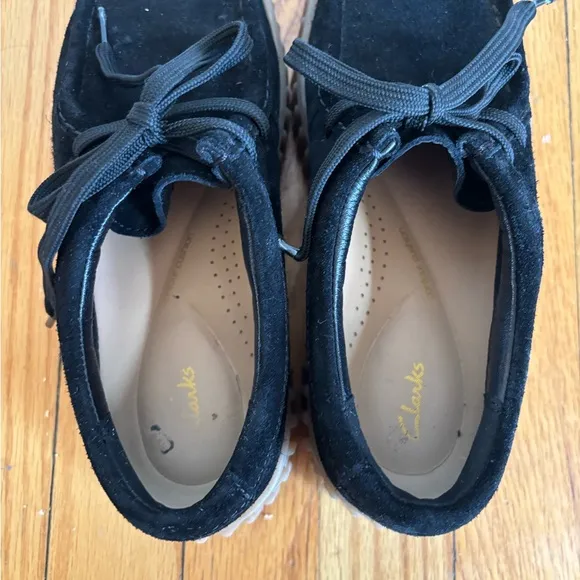 Clarks Women's Torhill Bee wedge Black Suede 6.5