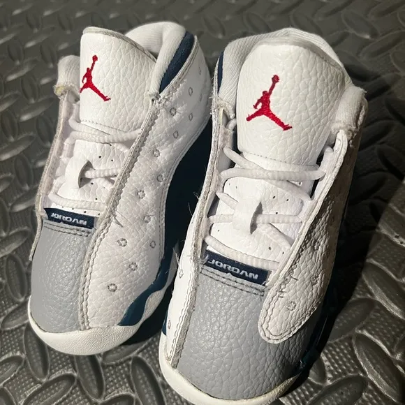 CLEAN Air Jordan 13 Retro French Blue size 8c Toddler shoes