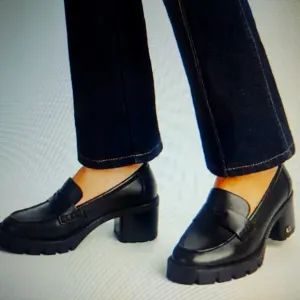 COACH &quot;Coleen-Loafer&quot; in Black 🖤   Coach Emblem Monogram~ Size: 7.5