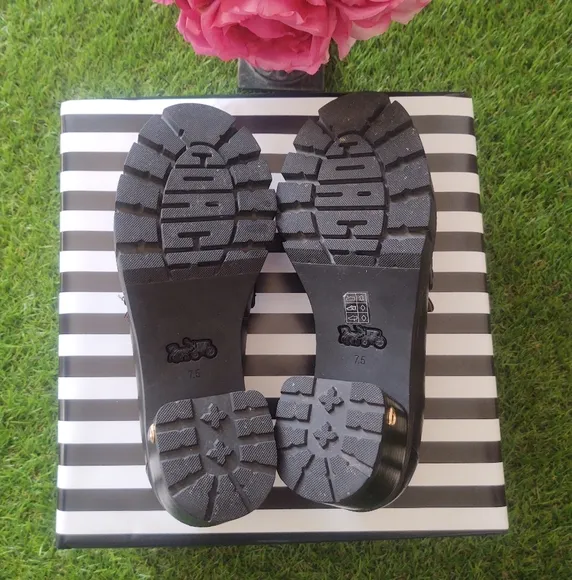 COACH &quot;Coleen-Loafer&quot; in Black 🖤   Coach Emblem Monogram~ Size: 7.5