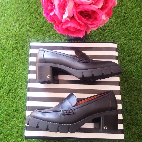COACH &quot;Coleen-Loafer&quot; in Black 🖤   Coach Emblem Monogram~ Size: 7.5