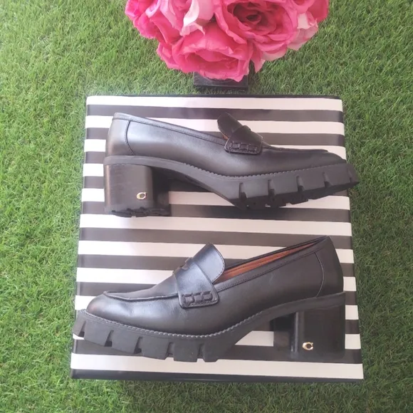 COACH &quot;Coleen-Loafer&quot; in Black 🖤   Coach Emblem Monogram~ Size: 7.5