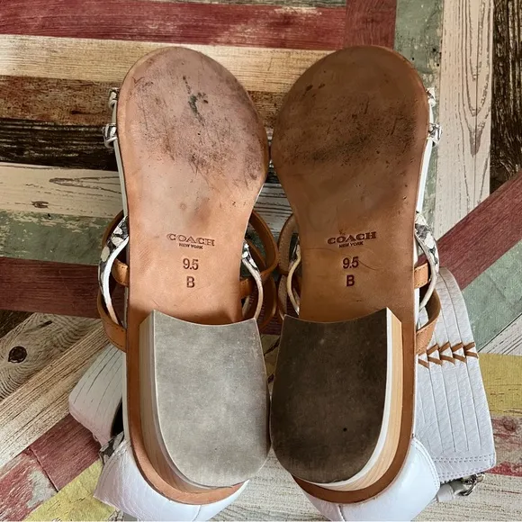 Coach Nillie Gladiator Sandals Back Zip Tan White EUC SZ 9.5 Summer Boho Gypsy