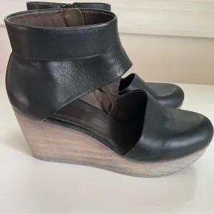 Coclico Anthropologie clogs wooden platform wedge black leather cut out shoe 7.5