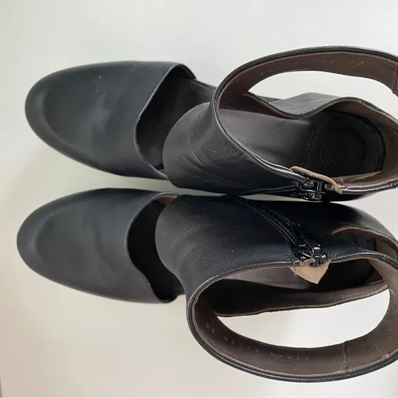 Coclico Anthropologie clogs wooden platform wedge black leather cut out shoe 7.5