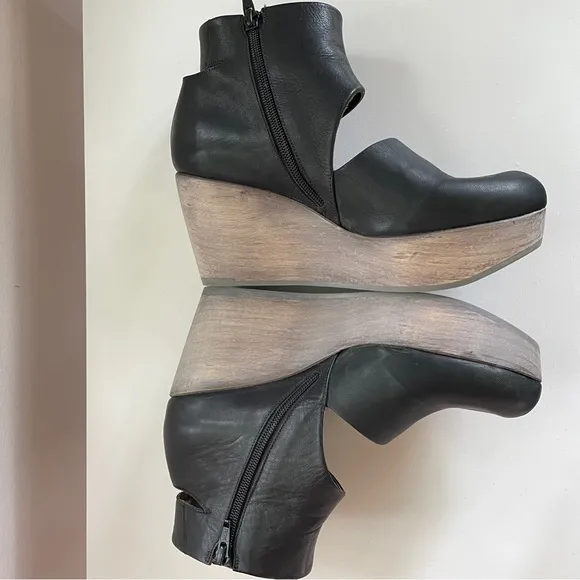 Coclico Anthropologie clogs wooden platform wedge black leather cut out shoe 7.5