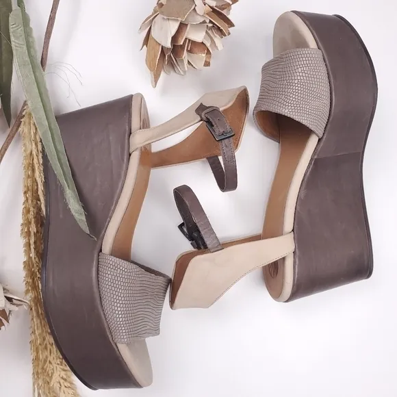 Coclico Cream Tan Brown Platform Sandals  Sz 36