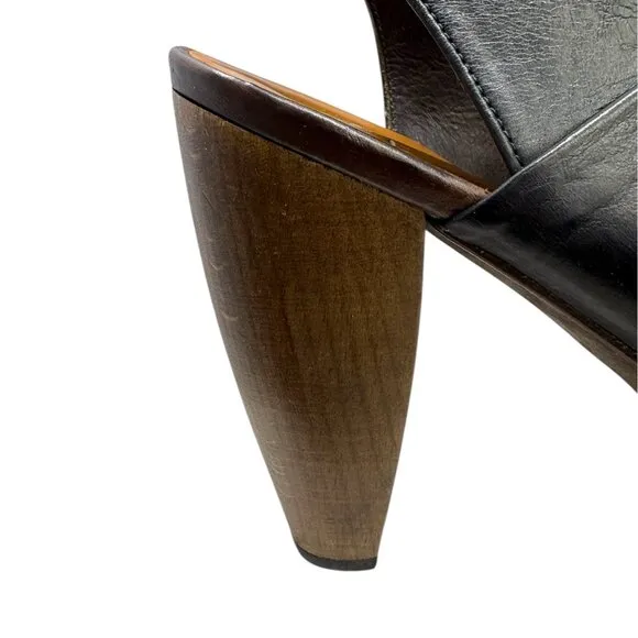 Coclico Fabiana Black Leather Cone Wooden Heel Zip Sandals