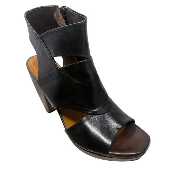 Coclico Fabiana Black Leather Cone Wooden Heel Zip Sandals
