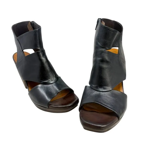 Coclico Fabiana Black Leather Cone Wooden Heel Zip Sandals