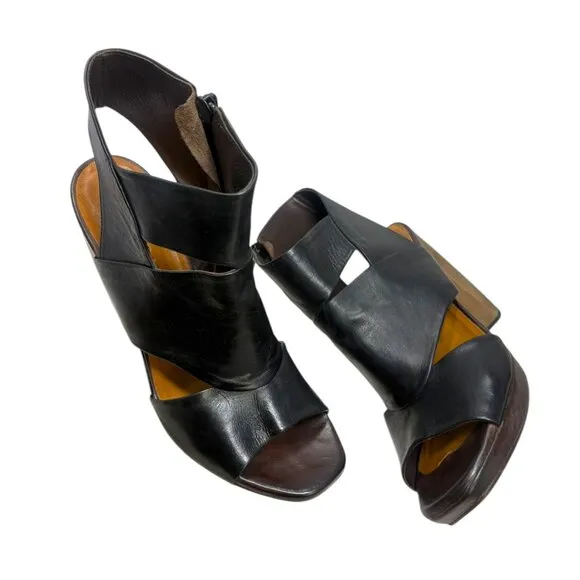 Coclico Fabiana Black Leather Cone Wooden Heel Zip Sandals