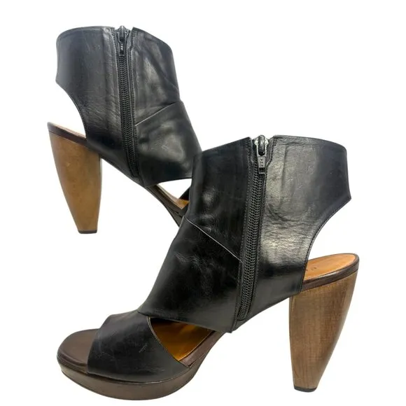 Coclico Fabiana Black Leather Cone Wooden Heel Zip Sandals