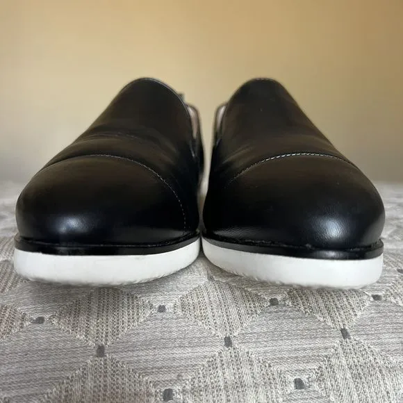 Cole Haan Grand Ambition Black Leather Slip On Loafer Sneakers Women 9B W16403