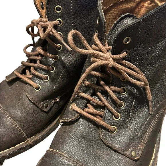 COLE HAAN Men's Dark Brown Leather Lace Up Vintage Style Chukka Boots-Size 7