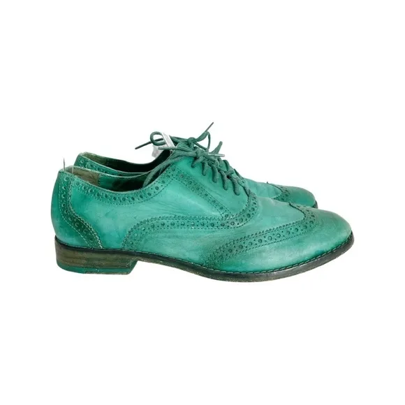 Cole Haan women size 6.5 B wingtip emerald green Oxford shoes. Style D37697