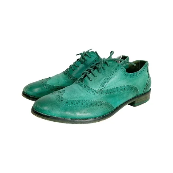 Cole Haan women size 6.5 B wingtip emerald green Oxford shoes. Style D37697